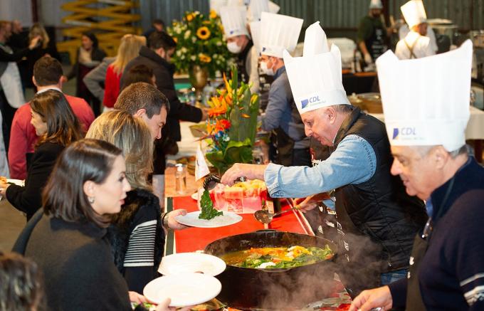 #MComDáVoz: Em evento histórico, Homens na Cozinha chega à 20ª edição 