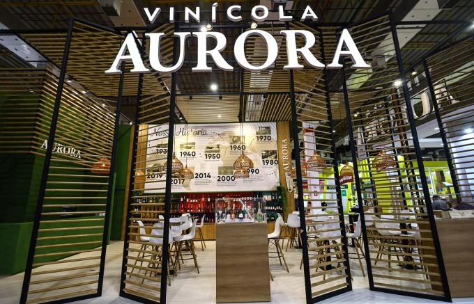  Cooperativa Vinícola Aurora apresenta novidades a lojistas na 40ª Expoagas