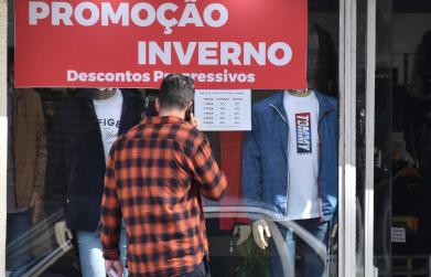 Variações de temperatura neste inverno têm interferido na decisão de compra de 43,3% dos consumidores 