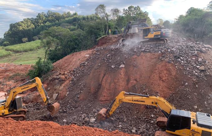 Reconstrução do km 20,5 da ERS-240 deve ser concluída até domingo (26)