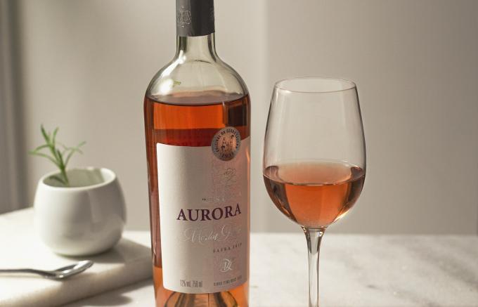 Vinícola Aurora sugere produtos de até R$ 45 para celebrar o Dia dos Namorados